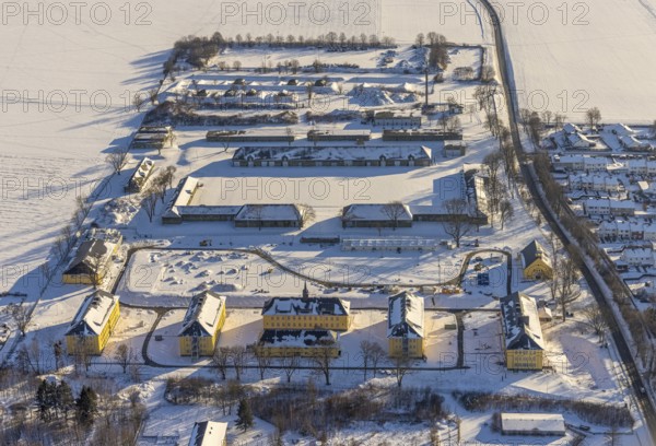 Aerial view, construction area former Kanaal van Wessem barracks, housing estate and refugee accommodation, snow, Soest, Soester Börde, North Rhine-Westphalia, Germany, Soester, Börde, DE, Europe, birds-eyes, view, aerial photography, aerial photography, overview, overview, bird's eye view, winter, winter weather, winter onset, cold, former, barracks, refugee accommodation, housing, flat, houses, residential buildings, housing estate, settlement