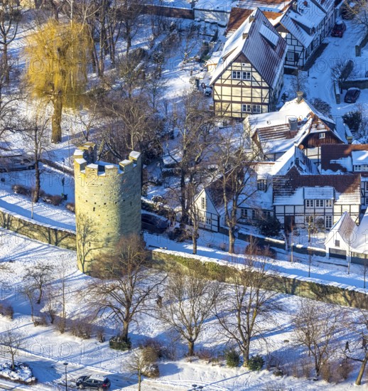 Aerial view, historical calico tower, city wall, Jakobi, Soest, Soester Börde, North Rhine-Westphalia, Germany, Soester, Börde, DE, Europe, birds-eyes, view, aerial view, aerial photography, aerial photography, overview, overview, bird's eye view, winter, winter weather, snow, winter onset, cold, calico tower, historical, building