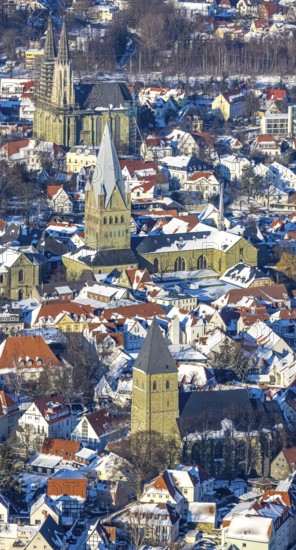 Aerial view, old town centre Soest, half-timbered houses, church St.. Petri (Alde Kerke), Church St. Patrokli Cathedral, Church St. Maria zur Wiese, Church St. Pauli, winter, snow, Soest, Soester Börde, North Rhine-Westphalia, Germany, Soester, Börde, DE, Europe, birds-eyes, view, aerial view, aerial photography, aerial photography, overview, overview, bird's eye view, winter weather, winter onset, cold, town centre, church, religion, faith, worship, mass