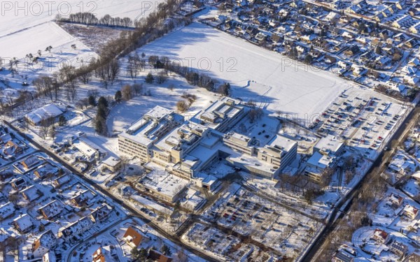 Aerial photo, Klinikum Soest, Soest, Soester Börde, North Rhine-Westphalia, Germany, Soester, Börde, DE, Europe, birds-eyes, view, aerial photography, aerial photography, overview, overview, bird's eye view, winter, winter weather, snow, winter onset, cold, health, care, doctors, medicine, surgery, therapy
