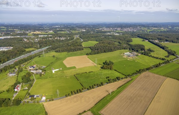 Aerial view, Farm Simon surrounded by meadows and fields between Gevelsberger Straße and Hattinger Straße in the district Linderhausen in Schwelm, Ruhr area, North Rhine-Westphalia, Germany, DE, Europe, aerial view, aerial photography, aerial photography, Oberberge, Schwelm, overview, bird's-eye view, meadows and fields, birds-eyes view, overview