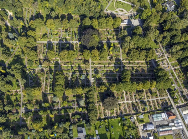 Aerial view, cemetery Öhde, also evang. cemetery Schwelm, in the district Öhde in Schwelm, Ruhr area, North Rhine-Westphalia, Germany, burial place, DE, Europe, forms and colours, cemetery, memorial, place of worship, graves, burial ground, aerial photograph, aerial photography, aerial photography, resting place, Schwelm, overview, bird's-eye view, overview, urn graves, urn grave
