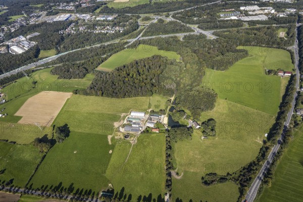 Aerial view, Farm Simon surrounded by meadows and fields between Gevelsberger Straße and Hattinger Straße in the district Linderhausen in Schwelm, Ruhr area, North Rhine-Westphalia, Germany, DE, Europe, aerial view, aerial photography, aerial photography, Oberberge, Schwelm, overview, bird's-eye view, meadows and fields, birds-eyes view, overview
