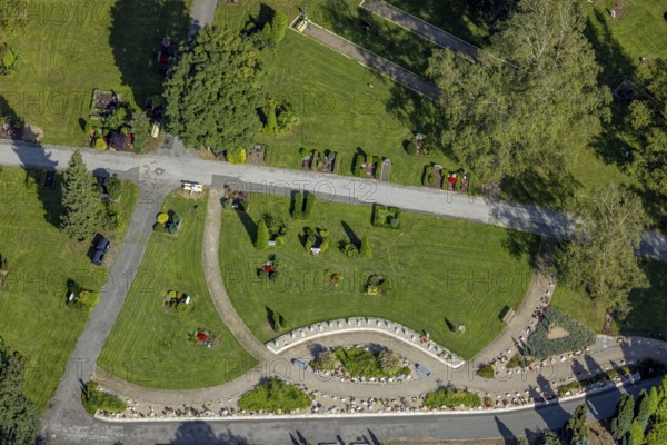 Aerial view, cemetery Öhde, also evang. cemetery Schwelm, in the district Öhde in Schwelm, Ruhr area, North Rhine-Westphalia, Germany, burial place, DE, Europe, forms and colours, cemetery, memorial, place of worship, graves, burial ground, aerial photograph, aerial photography, aerial photography, resting place, Schwelm, overview, bird's-eye view, bird's-eye view, overview