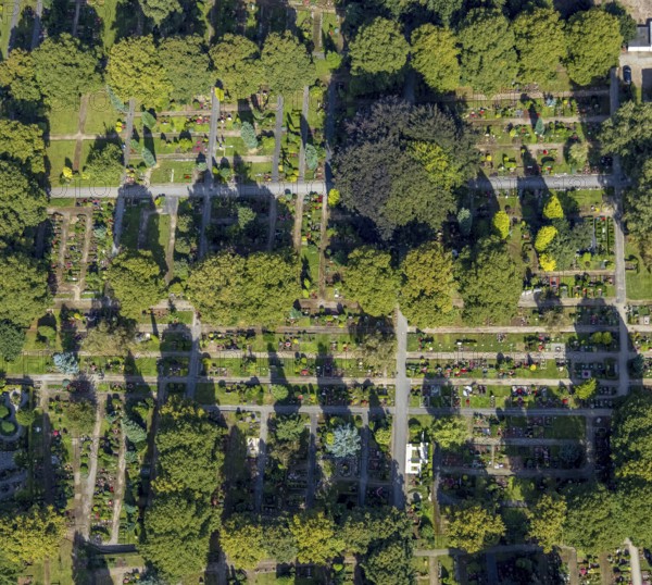 Aerial view, cemetery Öhde, also evang. cemetery Schwelm, in the district Öhde in Schwelm, Ruhr area, North Rhine-Westphalia, Germany, burial place, DE, Europe, forms and colours, cemetery, memorial, place of worship, graves, burial ground, aerial photograph, aerial photography, aerial photography, resting place, Schwelm, overview, bird's-eye view, overview, urn graves, urn grave