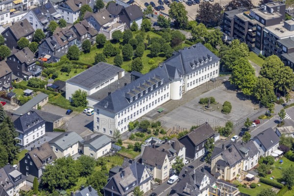 Aerial photo, Gemeinschaftsgrundschule Am Hohenstein, Olpe-Stadt, Olpe, Sauerland, North Rhine-Westphalia, Germany, education, educational institution, DE, Europe, GGS, primary school, teaching institute, aerial photo, aerial photography, aerial photography, school, overview, bird's-eye view, birds-eyes view, overview