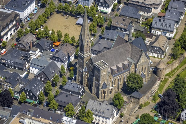 Aerial view, St. Martinus Church, town wall with angel tower, market square and town centre, Olpe town, Olpe, Sauerland, North Rhine-Westphalia, Germany, place of worship, DE, Europe, religious community, place of worship, holy site, church, parish, denomination, aerial view, aerial photography, aerial photography, market, market square, parish church, religion, religious site, tower, overview, bird's-eye view, birds-eyes view, overview