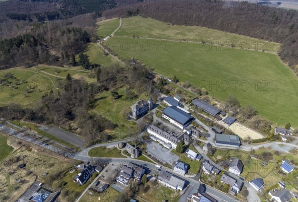 Aerial view, Hotel and Castle Gevelinghausen, St. Maria Magdalena Church, Gevelinghausen, Olsberg, Sauerland, North Rhine-Westphalia, Germany, place of worship, DE, Europe, gastronomy, religious community, place of worship, holy site, hotel, hotel facilities, hotel business, church, church community, denomination, aerial view, aerial photography, aerial photography, religion, religious site, castle, castle Gevelinghausen, overview, bird's eye view, birds-eyes view, overview