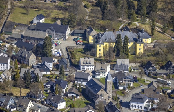Aerial photograph, Antfeld Castle, St. Mary's Catholic Church Antfeld, Olsberg, Sauerland, North Rhine-Westphalia, Germany, DE, Europe, manor house, manor building, aerial photograph, aerial photography, aerial photography, castle, overview, bird's-eye view, overview