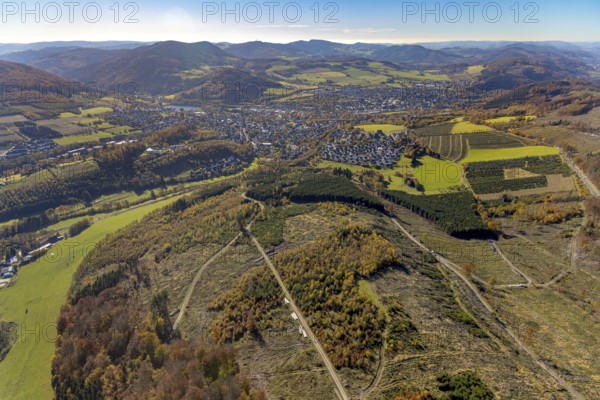 Aerial photograph, forest area with forest damage in the Bigge district of Olsberg, Sauerland, North Rhine-Westphalia, Germany, tree death, bark beetle damage, bark beetle plague, DE, Europe, spruce death, clear-cutting, aerial photograph, aerial photography, aerial photography, Olsberg, overview, bird's-eye view, forest, forest damage, forest dieback, birds-eyes view, overview