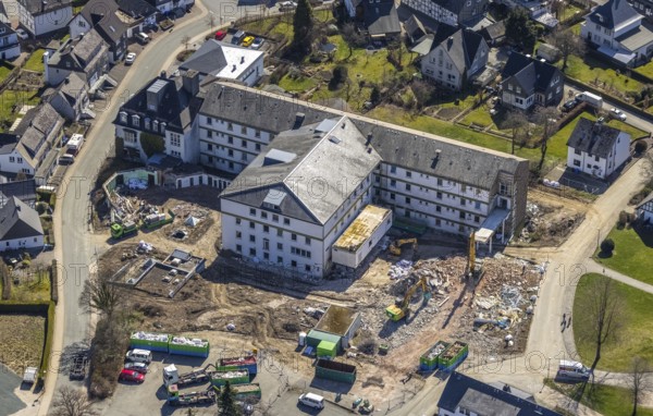 Aerial photo, construction site and demolition of nurses' home at St. Josefs-Hospital, Olsberg, Sauerland, North Rhine-Westphalia, Germany, demolition work, construction work, construction site, building site, building plots, construction project, construction site, DE, Europe, aerial photo, aerial photography, aerial photography, overview, bird's-eye view, overview