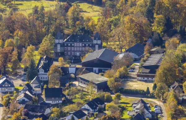 Aerial view, Hotel Schloss Gevelinghausen in the district of Gevelinghausen in Olsberg, Sauerland, North Rhine-Westphalia, Germany, DE, Europe, gastronomy, manor house, manor building, hotel, hotel facilities, hotel business, aerial view, aerial photography, aerial photography, Olsberg, castle, overview, bird's-eye view, overview
