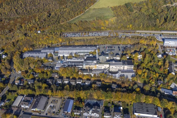 Luftbild, Werk Oventrop Armaturen im Ortsteil Bigge in Olsberg, Sauerland, Nordrhein-Westfalen, Deutschland, DE, Europa, Gewerbebetriebe, Gewerbefläche, Gewerbegebiet, Gewerbestandort, Gewerbliche Nutzung, Industriegebiet, Industriegebäude, Industriestandort, Luftaufnahme, Luftbildfotografie, Luftfotografie, Olsberg, Übersicht, Vogelperspektive, birds-eyes view, overview