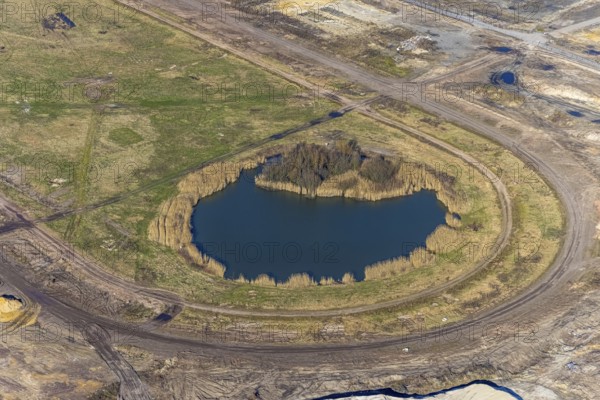 Aerial view, Former racecourse becomes a residential neighbourhood, Project Living by the lake at the trotting track, Hillerheide, Recklinghausen, Ruhr area, North Rhine-Westphalia, Germany, DE, Europe, birds-eyes view, aerial photography, aerial photography, overview, bird's eye view