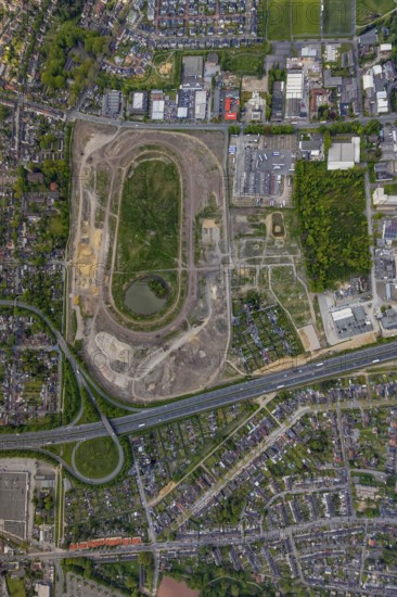 Aerial view of the former trotting track in the Hillerheide district, ISEK project Wohnen am Wasser, district development concept (ISEK) Hillerheide, Hillerheide, Recklinghausen, Ruhr area, North Rhine-Westphalia, Germany, DE, Europe, aerial view, birds-eyes view, aerial photograph, aerial photography, aerial photography, overview, bird's eye view