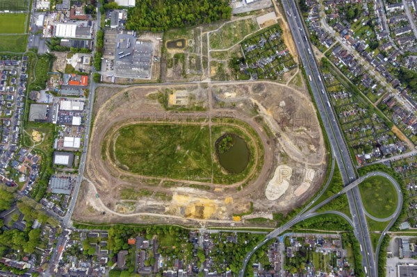 Aerial view of the former trotting track in the Hillerheide district, ISEK project Wohnen am Wasser, district development concept (ISEK) Hillerheide, Hillerheide, Recklinghausen, Ruhr area, North Rhine-Westphalia, Germany, DE, Europe, aerial view, birds-eyes view, aerial photograph, aerial photography, aerial photography, overview, bird's eye view