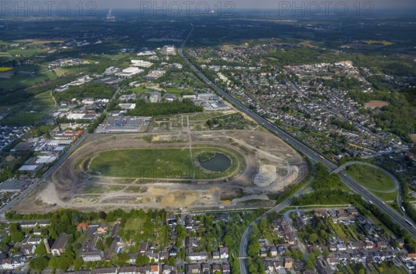 Aerial view of the former trotting track in the Hillerheide district, ISEK project Wohnen am Wasser, district development concept (ISEK) Hillerheide, Hillerheide, Recklinghausen, Ruhr area, North Rhine-Westphalia, Germany, DE, Europe, aerial view, birds-eyes view, aerial photograph, aerial photography, aerial photography, overview, bird's eye view