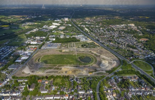 Aerial view of the former trotting track in the Hillerheide district, ISEK project Wohnen am Wasser, district development concept (ISEK) Hillerheide, Hillerheide, Recklinghausen, Ruhr area, North Rhine-Westphalia, Germany, DE, Europe, aerial view, birds-eyes view, aerial photograph, aerial photography, aerial photography, overview, bird's eye view