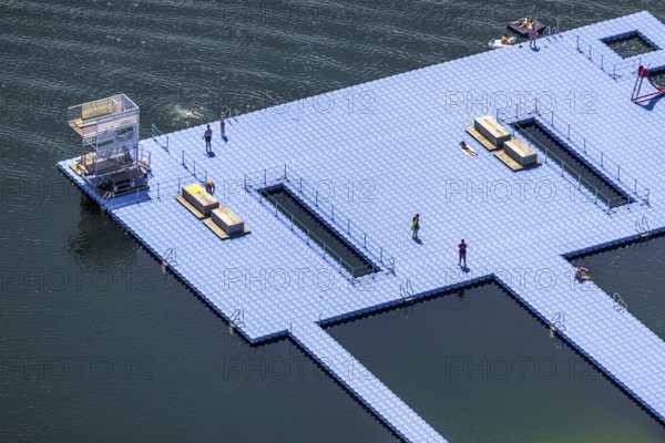 Aerial view, Biggesee, Camping Biggesee - Vier Jahreszeiten, bathers on pontoon, Sondern, Olpe, Sauerland, North Rhine-Westphalia, Germany, excursion boat, bathing platform, bathing fun, Biggetalsperre, boats, boat landing stage, DE, Europe, aerial view, aerial photography, aerial photography, pontoon, lake, reservoir, dam, overview, bird's-eye view, overview