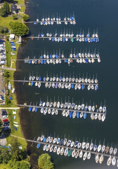 Aerial view, Biggesee, Camping Biggesee - Vier Jahreszeiten, sailboats, boat landing stage, Rhode, Olpe, Sauerland, North Rhine-Westphalia, Germany, excursion boat, Biggetalsperre, boats, boat landing stage, DE, Europe, aerial view, aerial photography, aerial photography, lake, sailboats, reservoir, dam, overview, bird's-eye view, overview