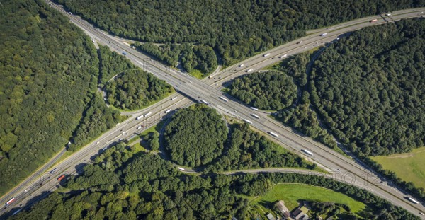 Aerial view, motorway junction Oberhausen with A2 and A3 in the district Königshardt in Oberhausen, Ruhr area, North Rhine-Westphalia, Germany, motorway junction, DE, Europe, cloverleaf shape, aerial view, aerial photography, aerial photography, Oberhausen, overview, bird's eye view, birds-eyes view, overview