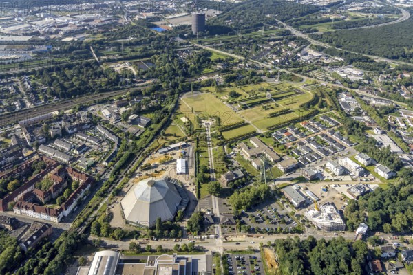 Aerial view, OLGA Park with ASO Oberhausen senior citizens' residence at OLGA Park, winding tower and old Steigerhaus as well as garden dome in Osterfeld, Oberhausen, Ruhr area, North Rhine-Westphalia, Germany, DE, Europe, leisure park, gasometer, culture, art, aerial view, aerial photography, aerial photography, park, overview, event location, event centre, bird's-eye view, former Osterfeld colliery and coking plant, cultural use, overview