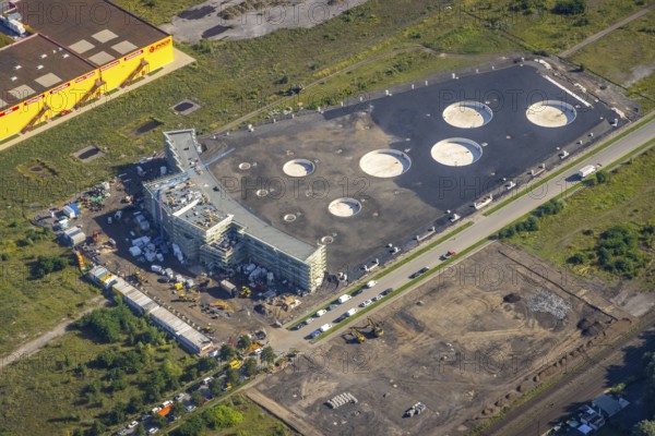Aerial view, Topgolf course under construction on the steelworks site at Brammenring in Centro Oberhausen in Borbeck, Oberhausen, Ruhr area, North Rhine-Westphalia, Germany, construction work, construction site, building site, construction project, construction site, DE, Europe, aerial view, aerial photography, aerial photography, new building, overview, event location, event venue, bird's eye view, birds-eyes view, overview