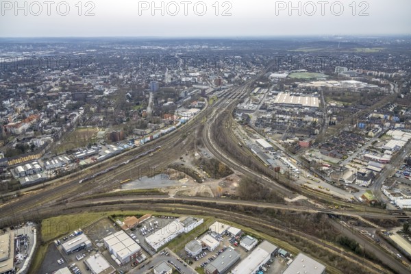 Aerial view, railway triangle, new flats planned on former tyre dealer Vergölst site, Marienviertel, Oberhausen, Ruhr area, North Rhine-Westphalia, Germany, railway tracks, DE, triangular shape, Europe, aerial view, aerial photography, aerial photography, overview, bird's-eye view, birds-eyes view, overview