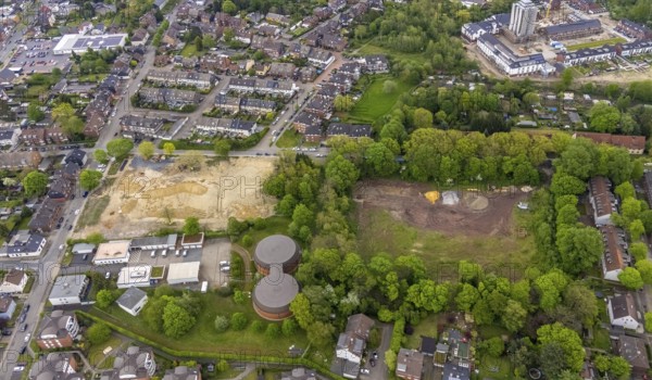 Aerial view, construction site, construction area, residential building project at RWW Rheinisch-Westfälische Wasserwerksgesellschaft mbH, Dinnendahlstraße, Tackenberg West, Oberhausen, Ruhr area, North Rhine-Westphalia, Germany, construction work, construction area, building site, building plots, construction project, construction site, DE, Europe, aerial view, aerial photography, aerial photography, RWW, overview, bird's-eye view, former Tackenberg school, overview