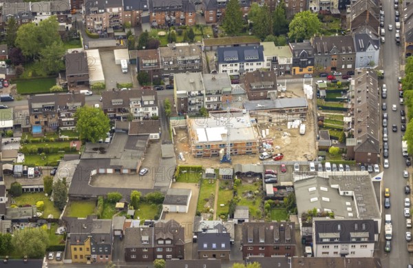 Aerial view, construction site and new building day care centre Karlstraße, Tackenberg West, Oberhausen, Ruhr area, North Rhine-Westphalia, Germany, construction work, construction area, construction site, building plots, construction measure, construction project, construction site, DE, Europe, kindergarten, day nursery, day care centre, day care centre, aerial photograph, aerial photography, aerial photography, new building, overview, bird's-eye view, overview