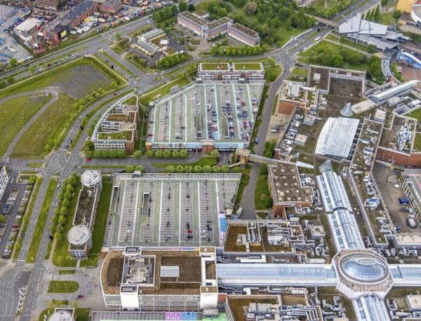 Aerial view, Centro Oberhausen, vertical shot, corona-related empty parking spaces, gasometer, Borbeck, Oberhausen, Ruhr area, North Rhine-Westphalia, Germany, DE, shopping centre, shopping mall, Europe, leisure centre, aerial view, aerial photography, aerial photography, Neue Mitte, shopping centre, overview, bird's-eye view, overview