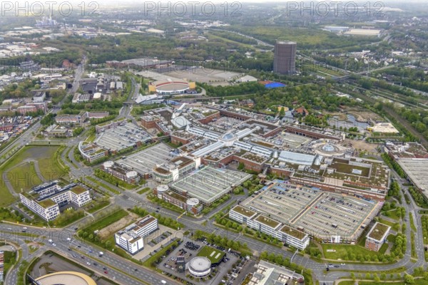 Aerial view, Centro Oberhausen, vertical shot, corona-related empty parking spaces, gasometer, Borbeck, Oberhausen, Ruhr area, North Rhine-Westphalia, Germany, DE, shopping centre, shopping mall, Europe, leisure centre, aerial view, aerial photography, aerial photography, Neue Mitte, shopping centre, overview, bird's-eye view, overview