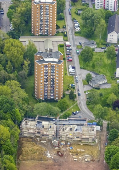 Aerial view, construction site and new building day care centre Drei Knappen on the former sports field Knappenmarkt, high-rise buildings 3 Knappen, Bermensfeld, Oberhausen, Ruhr area, North Rhine-Westphalia, Germany, construction work, construction area, building site, building plots, construction project, construction site, DE, Europe, high-rise buildings, kindergarten, nursery, day care centre, day care centre, aerial photograph, aerial photography, aerial photography, new building, overview, bird's-eye view, overview