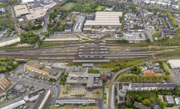 Aerial view, Oberhausen main station, city centre, Oberhausen, Ruhr area, North Rhine-Westphalia, Germany, railway tracks, railway station, station forecourt, DE, Deutsche Bahn AG, Europe, railway tracks, main station, Hbf, aerial view, aerial photography, aerial photography, overview, bird's-eye view, birds-eyes view, overview