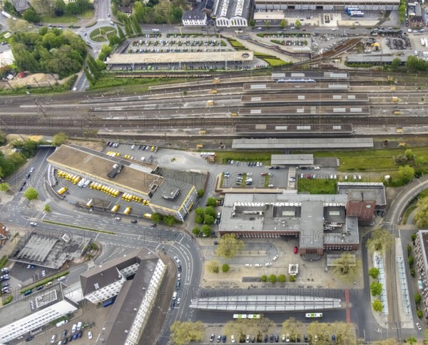 Aerial view, Oberhausen main station, city centre, Oberhausen, Ruhr area, North Rhine-Westphalia, Germany, railway tracks, railway station, station forecourt, DE, Deutsche Bahn AG, Europe, railway tracks, main station, Hbf, aerial view, aerial photography, aerial photography, overview, bird's-eye view, birds-eyes view, overview