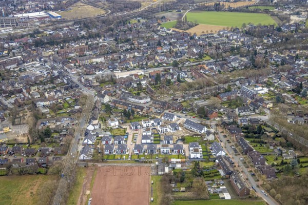 Aerial view, housing estate Schwarze-Heide-Weg, Biefangstraße, Buschhausen, Oberhausen, Ruhr area, North Rhine-Westphalia, Germany, DE, single-family houses, Europe, property tax, real estate, aerial view, aerial photography, aerial photography, overview, bird's-eye view, housing estate, living and living, residential area, residential houses, quality of living, residential neighbourhood, housing estate, birds-eyes view, overview