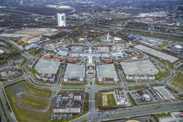 Aerial view, CentrO Oberhausen shopping centre, renovation work on the covered gasometer, Borbeck, Oberhausen, Ruhr area, North Rhine-Westphalia, Germany, DE, shopping, shopping centre, shopping markets, shopping square, shopping centre, Europe, aerial view, aerial photography, aerial photography, renovation work, Ferris wheel, shopping, shopping, shopping centre, overview, bird's-eye view, bird's-eye view, overview