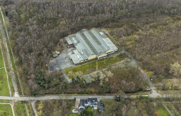 Aerial view, Newag Maschinenbau im Wald, Borbeck, Oberhausen, Ruhr area, North Rhine-Westphalia, Germany, DE, Europe, commercial enterprises, commercial area, commercial site, commercial use, industrial area, industrial building, industrial site, aerial photograph, aerial photography, aerial photography, Ripshorster Straße, overview, bird's-eye view, bird's-eye view, overview