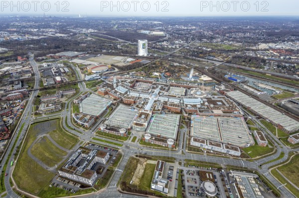 Aerial view, CentrO Oberhausen shopping centre, renovation work on the covered gasometer, Borbeck, Oberhausen, Ruhr area, North Rhine-Westphalia, Germany, DE, shopping, shopping centre, shopping markets, shopping square, shopping centre, Europe, aerial view, aerial photography, aerial photography, renovation work, Ferris wheel, shopping, shopping, shopping centre, overview, bird's-eye view, bird's-eye view, overview