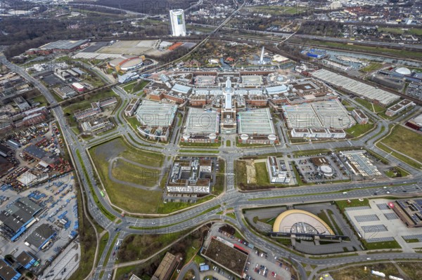Aerial view, CentrO Oberhausen shopping centre, renovation work on the covered gasometer, Borbeck, Oberhausen, Ruhr area, North Rhine-Westphalia, Germany, DE, shopping, shopping centre, shopping markets, shopping square, shopping centre, Europe, aerial view, aerial photography, aerial photography, renovation work, Ferris wheel, shopping, shopping, shopping centre, overview, bird's-eye view, bird's-eye view, overview