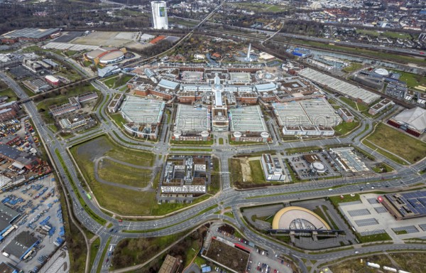 Aerial view, CentrO Oberhausen shopping centre, renovation work on the covered gasometer, Borbeck, Oberhausen, Ruhr area, North Rhine-Westphalia, Germany, DE, shopping, shopping centre, shopping markets, shopping square, shopping centre, Europe, aerial view, aerial photography, aerial photography, renovation work, Ferris wheel, shopping, shopping, shopping centre, overview, bird's-eye view, bird's-eye view, overview