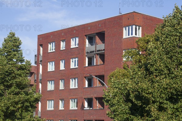 Old brick residential building, Veddel, Hamburg, Germany