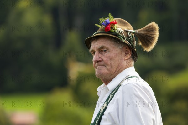 Cattle drive, herdsman, portrait, felt hat, chamois beard, traditional traditional costume, Oberstdorf, Oberallgäu, Allgäu Alps, Bavaria, Germany