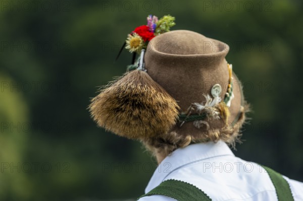 Cattle drive, cattle drive, alpine herdsman, felt hat, chamois beard, traditional traditional costume, Oberstdorf, Oberallgäu, Allgäu Alps, Bavaria, Germany