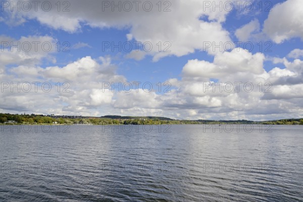 View over the Möhnesee, blue cloudy sky, Möhnetalsperre, North Rhine-Westphalia, Germany