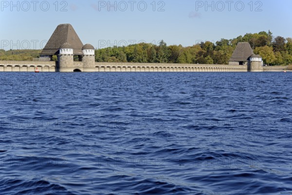 View of the Möhne dam, blue sky, Möhne dam, North Rhine-Westphalia, Germany