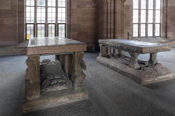 Table tombs, the founders of the Heilig Geist Hospital, Konrad Groß and Herdegen Valzner, are buried here, Nuremberg, Middle Franconia, Bavaria, Germany