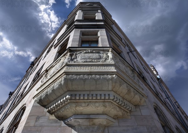 Artfully designed bay window of the Social Court, designed in 1899 in the neo-Renaissance style with Art Nouveau ornaments, Weintraubengasse 1, Nuremberg, Middle Franconia, Bavaria, Germany