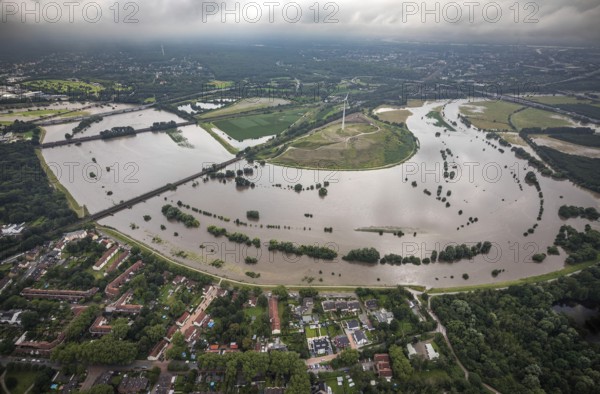 Aerial photograph, Ruhr flood, flooding, Ruhrbogen between Oberhausen-Alstaden and Mülheim, Alstaden, Oberhausen, Ruhr area, North Rhine-Westphalia, Germany, DE, Europe, birds-eyes view, aerial photograph, aerial photography, aerial photography, overview, overview, bird's eye view, floods, floods of the century, in front of and after