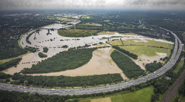 Aerial photo, Ruhr flood, flooding, Ruhrbogen between Oberhausen-Alstaden and Mülheim, Alstaden, Oberhausen, Ruhr area, North Rhine-Westphalia, Germany, Duisburg, DE, Europe, birds-eyes view, aerial photo, aerial photography, aerial photography, overview, overview, bird's eye view, floods, floods of the century